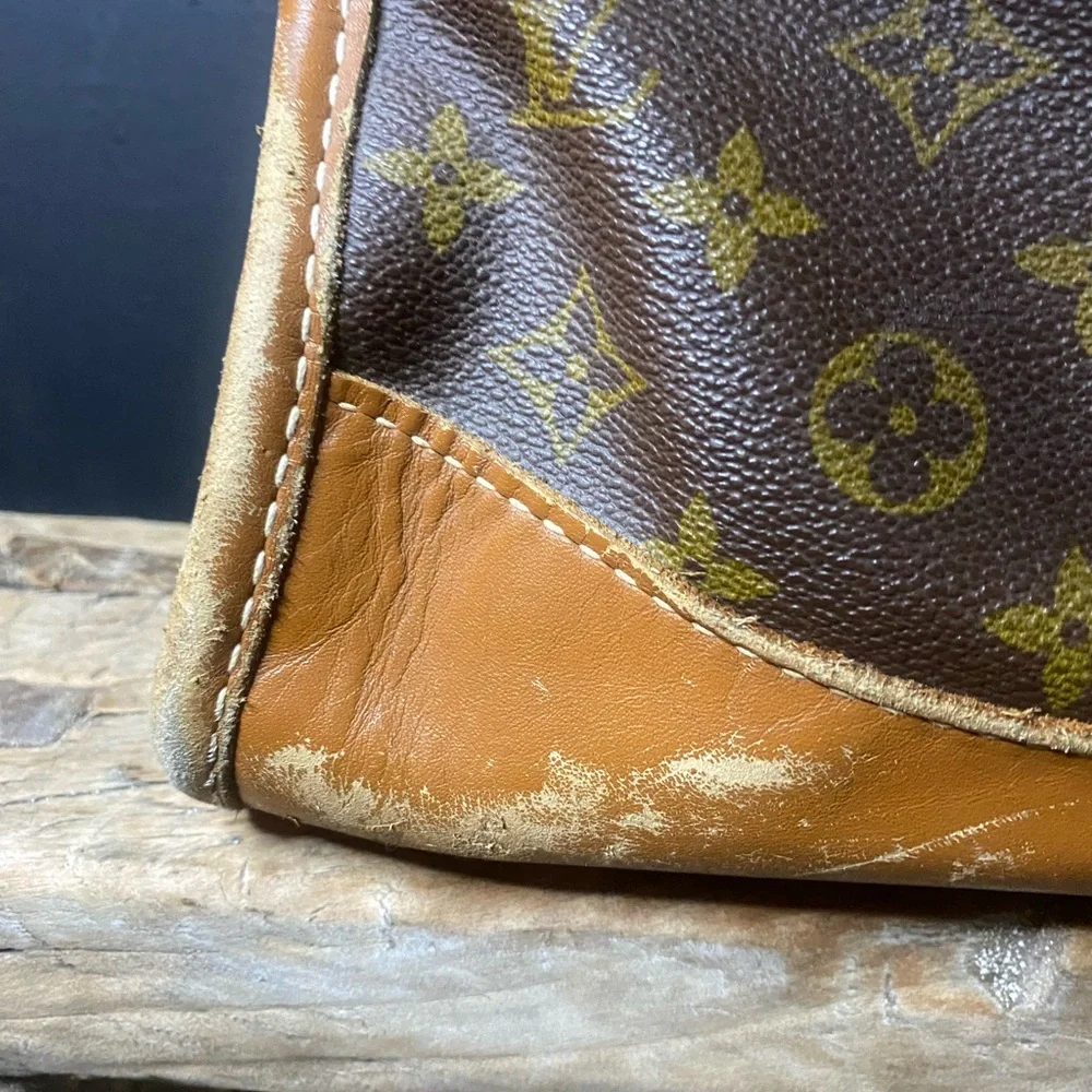 Authentic Vintage Louis Vuitton Monogram Brown Tan Messenger/Travel Bag - Picture 4 of 17